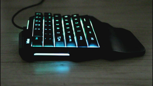 TECLADO GAMER UNA MANO 35 TECLAS